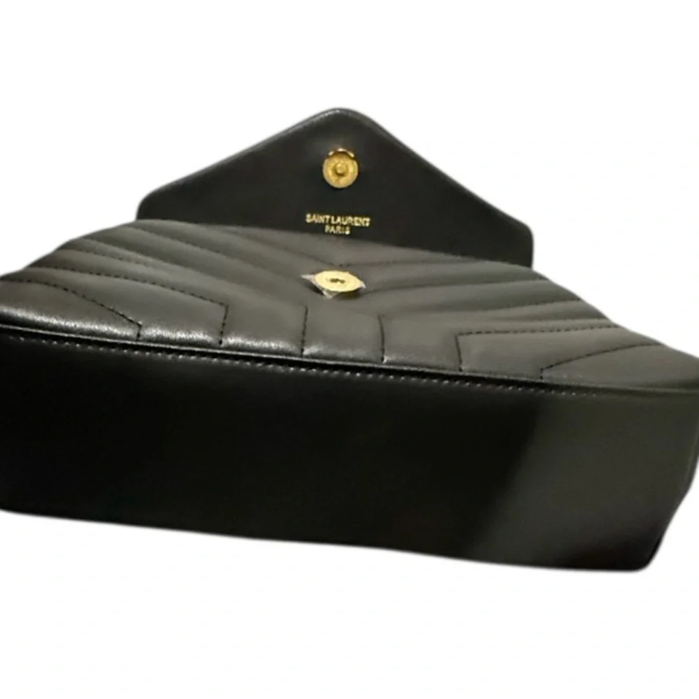 Yves Saint Laurent Bolso de hombro Loulou Matelasse Chevron de cuero pequeño